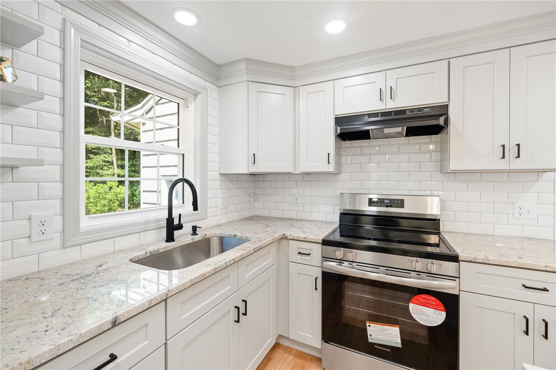 127 Plain Woods Road Foster, RI 02825 - Photo 6 of 29