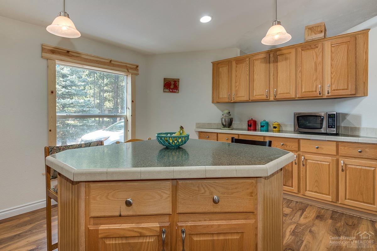 16888 Elsinore Road Bend, OR 97707 - Photo 5 of 25 Additional Photo