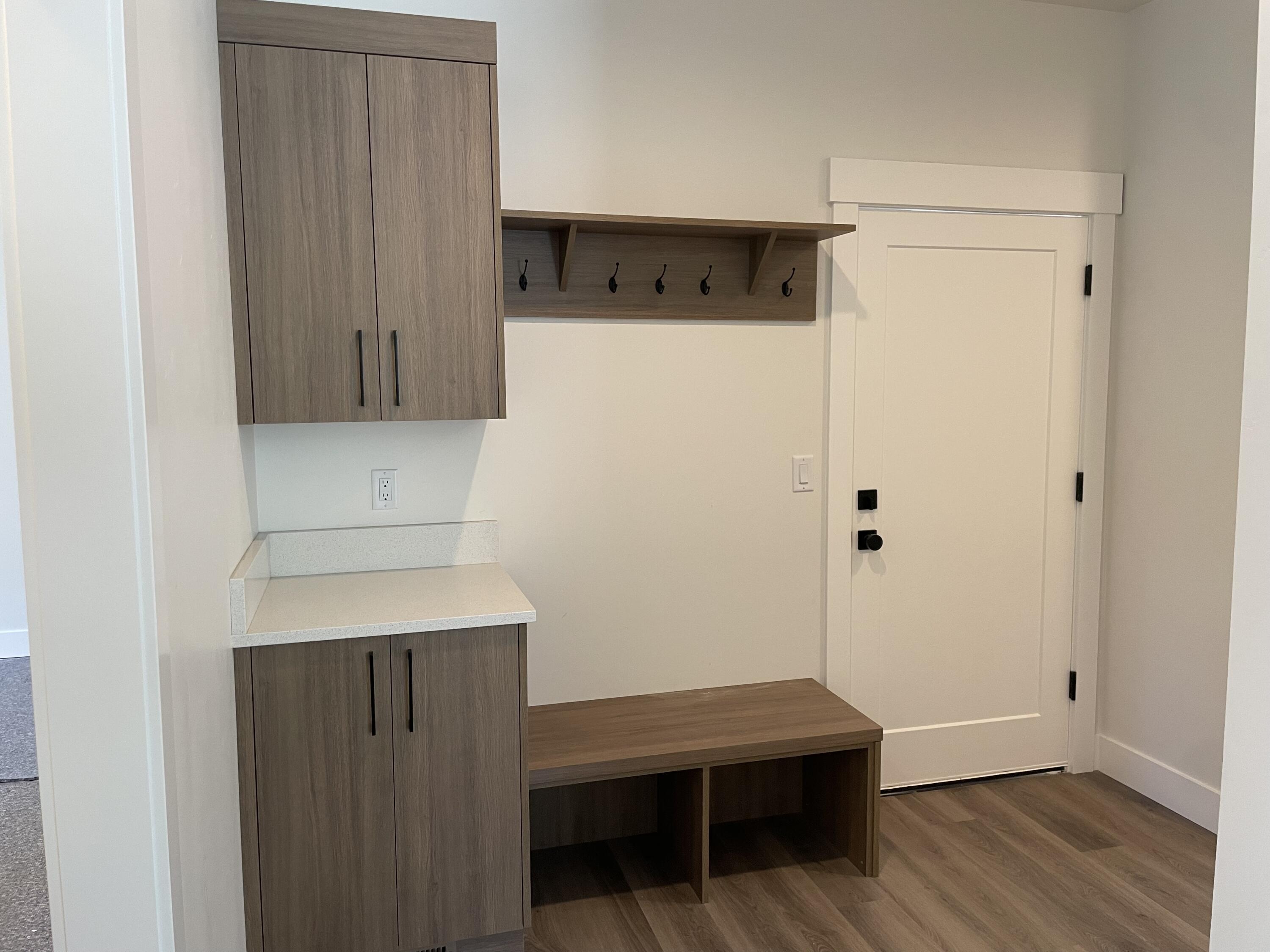 20470 Murphy Road Bend, OR 97702 - Photo 19 of 30 Mud Room