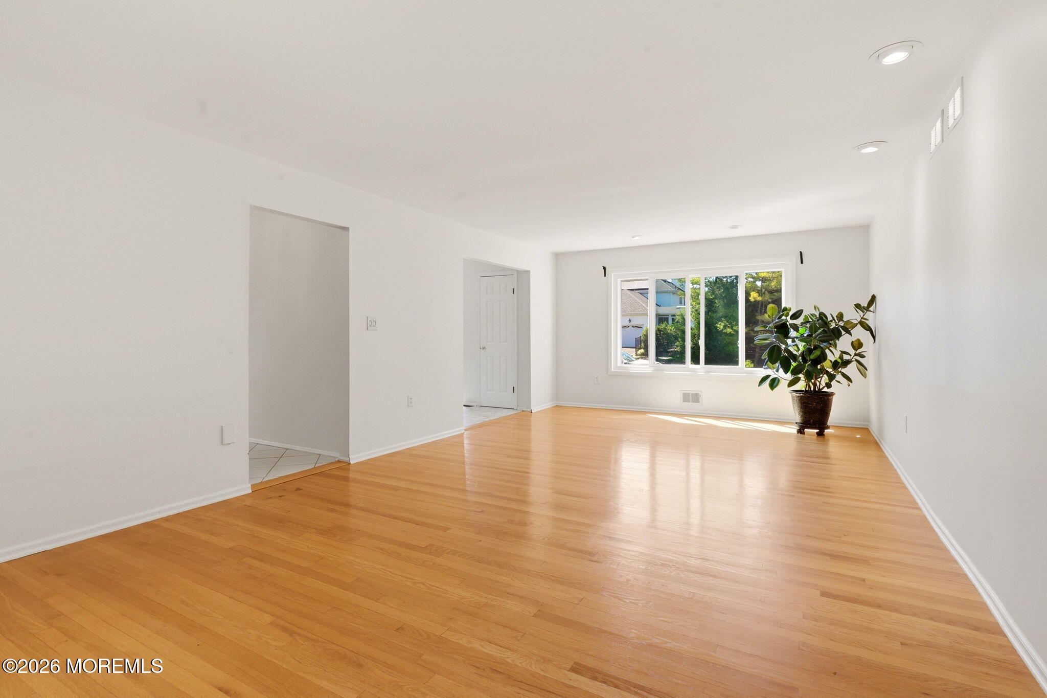 38 Knob Hill Road Morganville, NJ 07751 - Photo 3 of 30 003