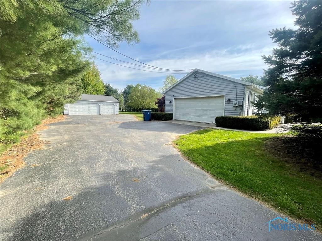 8450 Farnsworth Road Waterville, OH 43566 - Photo 4 of 30 Gallery Image 4
