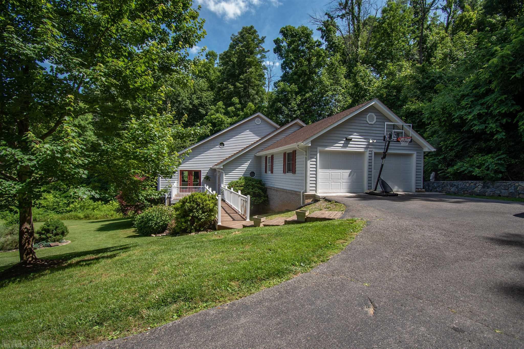 7425 River Bluff Road Radford, VA 24141 - Photo 47 of 51 Gallery Image 47