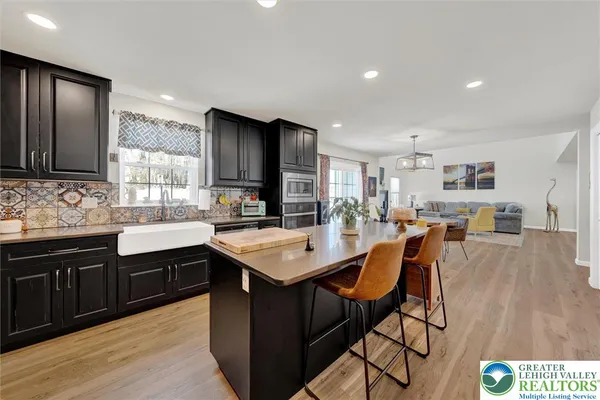 $937,500 | 2645 Longridge Drive, Hellertown, PA 18055