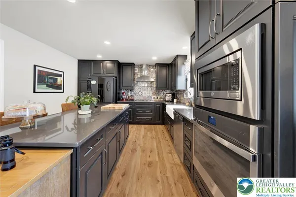 $937,500 | 2645 Longridge Drive, Hellertown, PA 18055