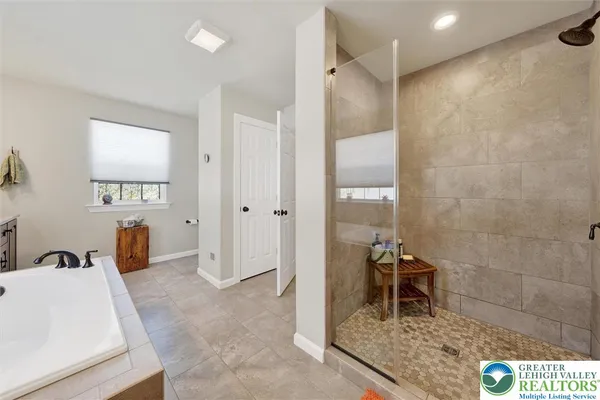 $937,500 | 2645 Longridge Drive, Hellertown, PA 18055