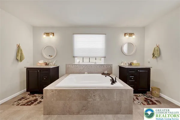 $937,500 | 2645 Longridge Drive, Hellertown, PA 18055