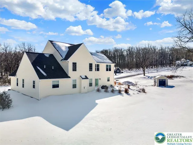 $950,000 | 2645 Longridge Drive, Hellertown, PA 18055