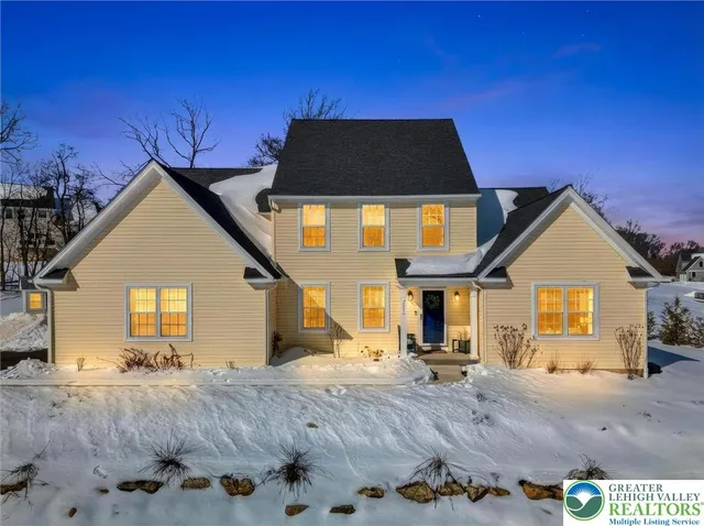 $950,000 | 2645 Longridge Drive, Hellertown, PA 18055