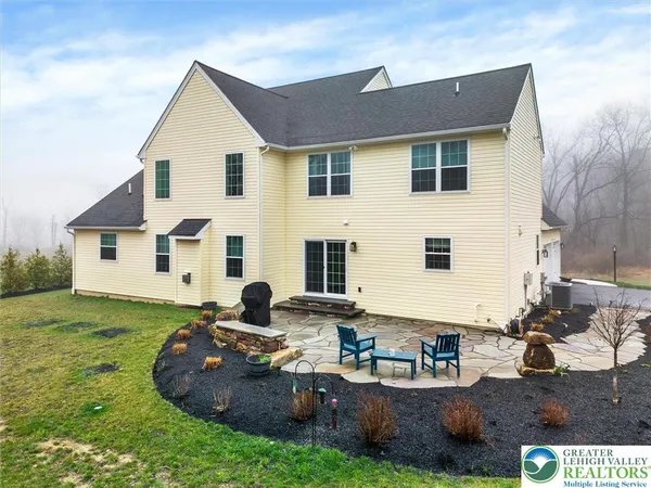 $937,500 | 2645 Longridge Drive, Hellertown, PA 18055
