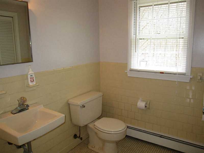 82 Sedgefield Road North Kingstown, RI 02852 - Photo 13 of 22 Bathroom. Half Bath.