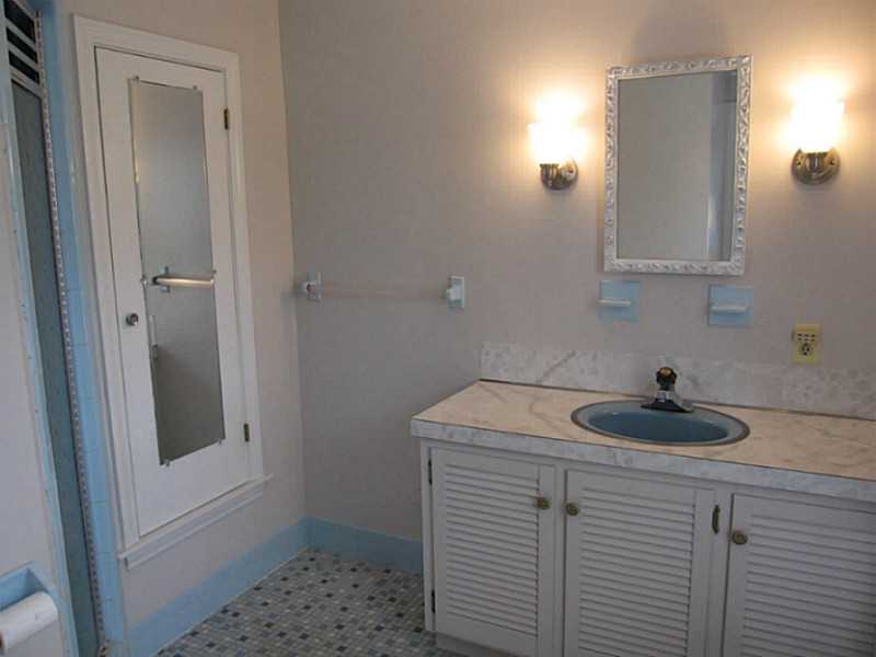 82 Sedgefield Road North Kingstown, RI 02852 - Photo 18 of 22 Master Bath/Spa.