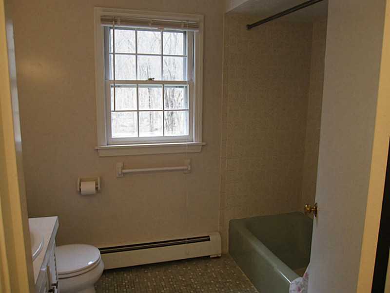82 Sedgefield Road North Kingstown, RI 02852 - Photo 22 of 22 Bathroom. 2nd Full Bath.