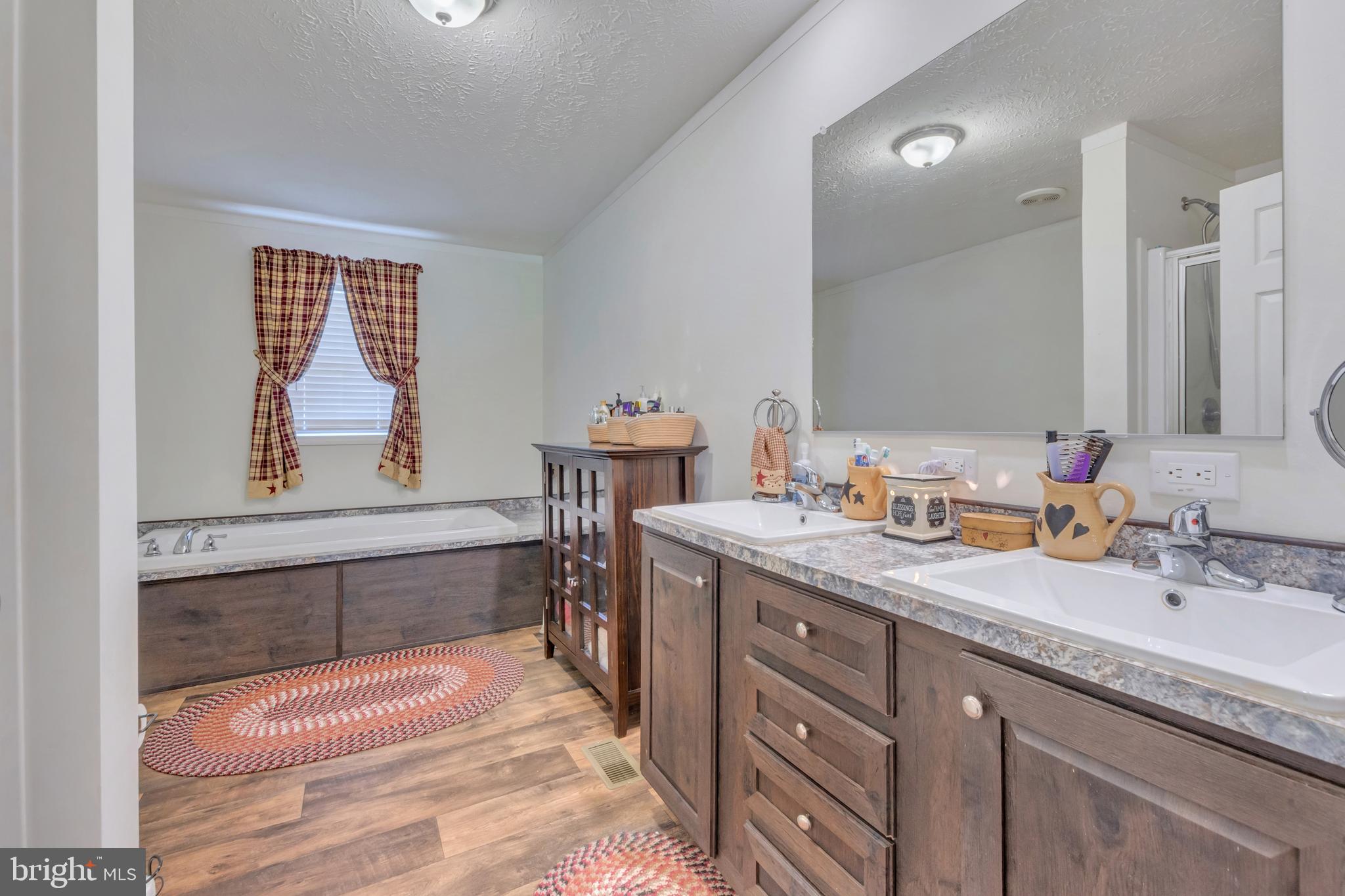 14524 Kendall Road Orange, VA 22960 - Photo 26 of 50 Master Bath