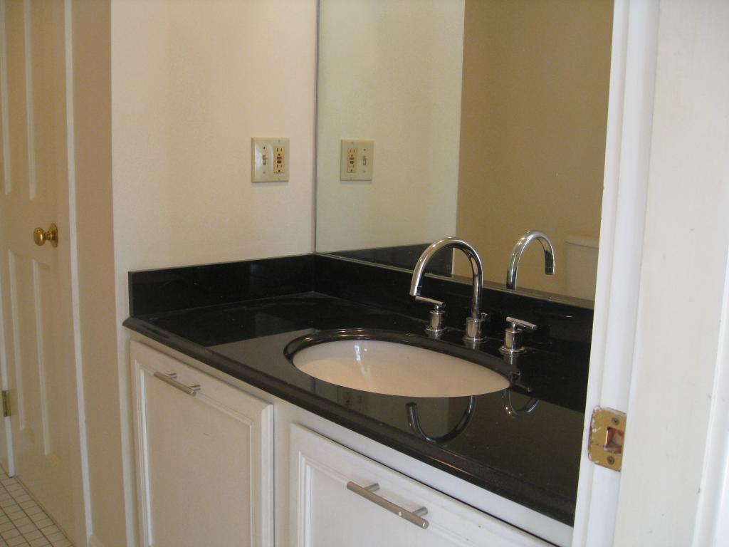 196 Water Street, Unit 12 Exeter, NH 03833 - Photo 9 of 15 Gallery Image 9