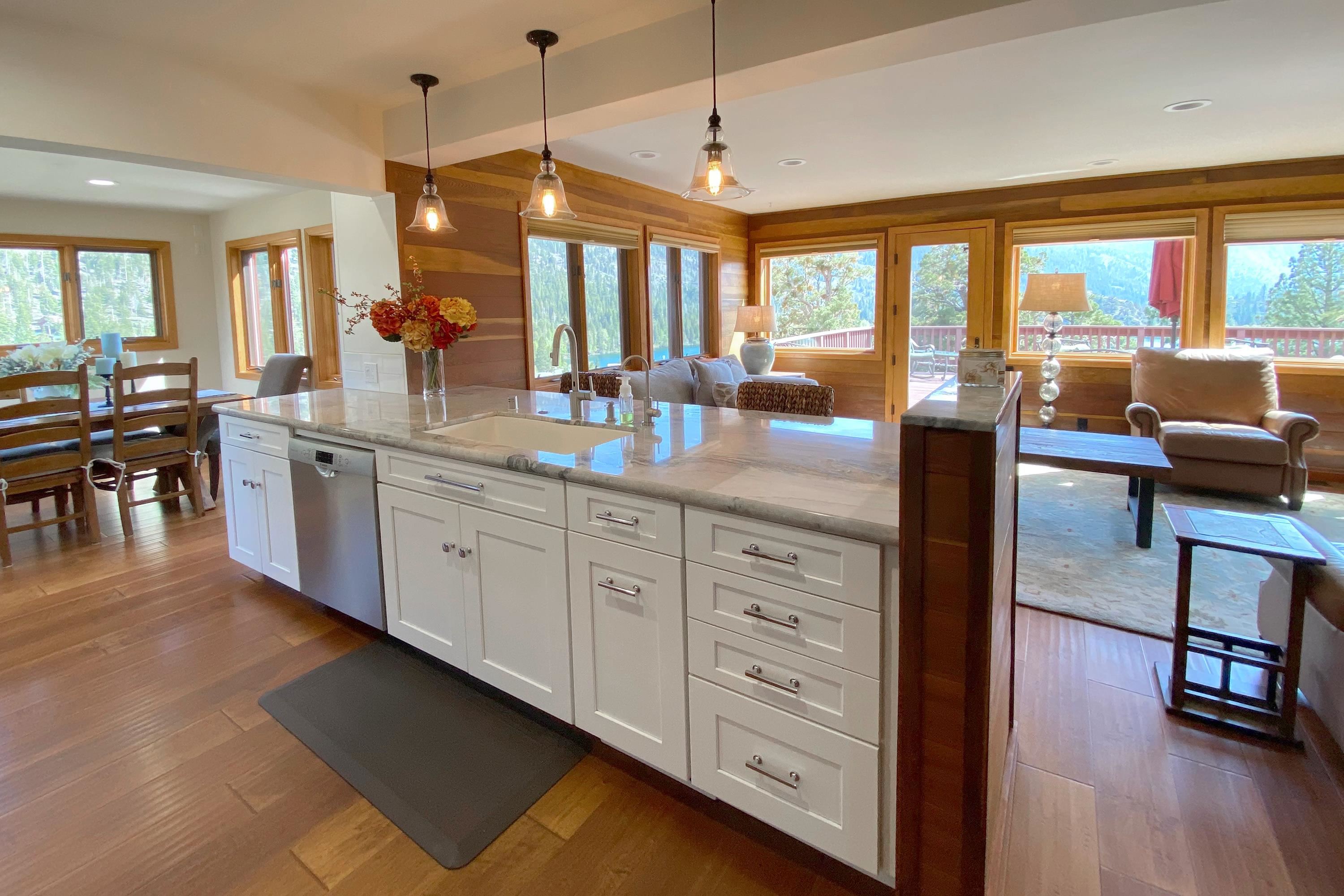 214 Skyline Road June Lake, CA 93529 - Photo 9 of 39 a kitchen with counter top space