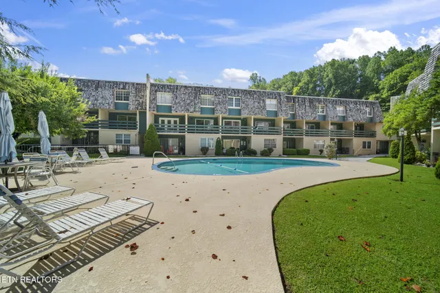 $325,000 | 260 Roaring Fork Road, Unit 106, Gatlinburg, TN 37738
