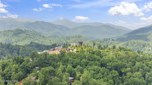 $325,000 | 260 Roaring Fork Road, Unit 106, Gatlinburg, TN 37738