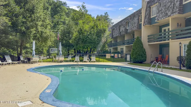 $325,000 | 260 Roaring Fork Road, Unit 106, Gatlinburg, TN 37738