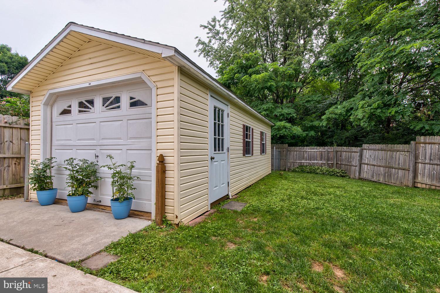 101 Beech Road Wallingford, PA 19086 - Photo 24 of 24 Backyard