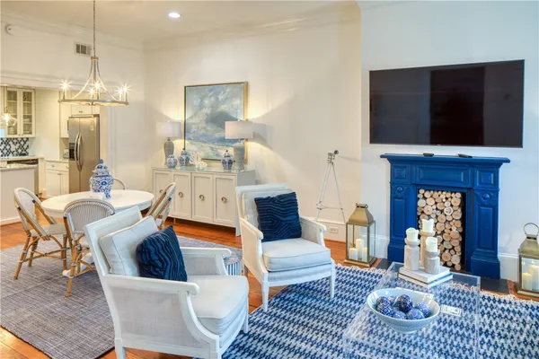 $2,950,000 | 108 West Jones Street, Savannah, GA 31401