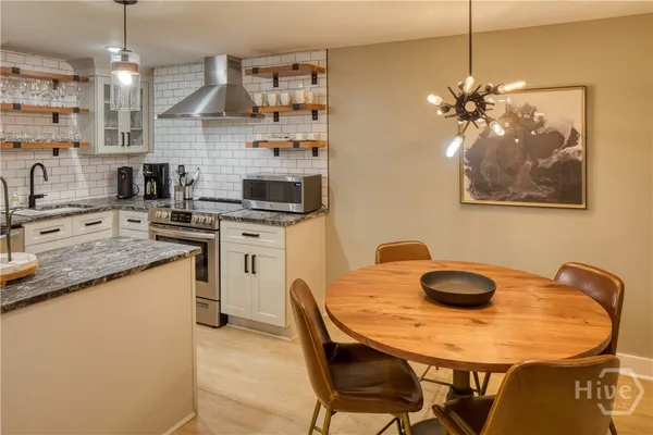 $2,950,000 | 108 West Jones Street, Savannah, GA 31401