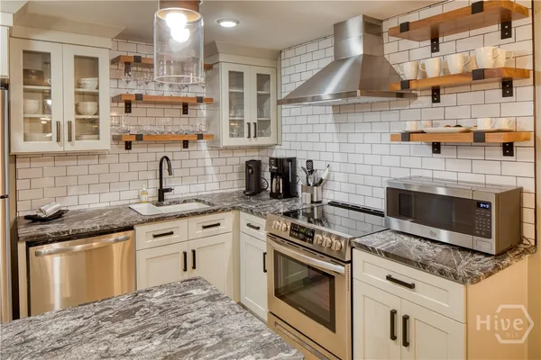 $2,950,000 | 108 West Jones Street, Savannah, GA 31401