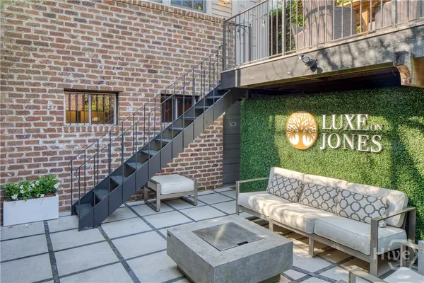 $2,950,000 | 108 West Jones Street, Savannah, GA 31401