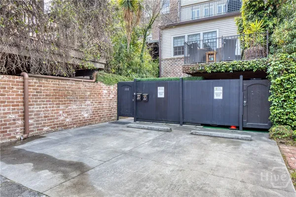 $2,950,000 | 108 West Jones Street, Savannah, GA 31401
