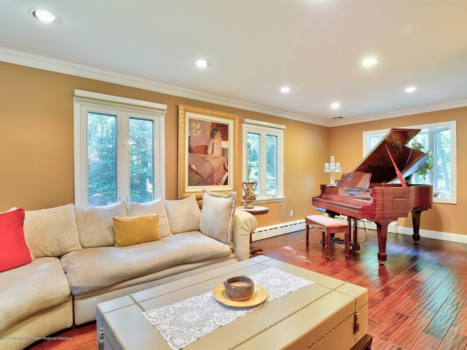 76 Reids Hill Road Morganville, NJ 07751 - Photo 17 of 36 017_Conservatory
