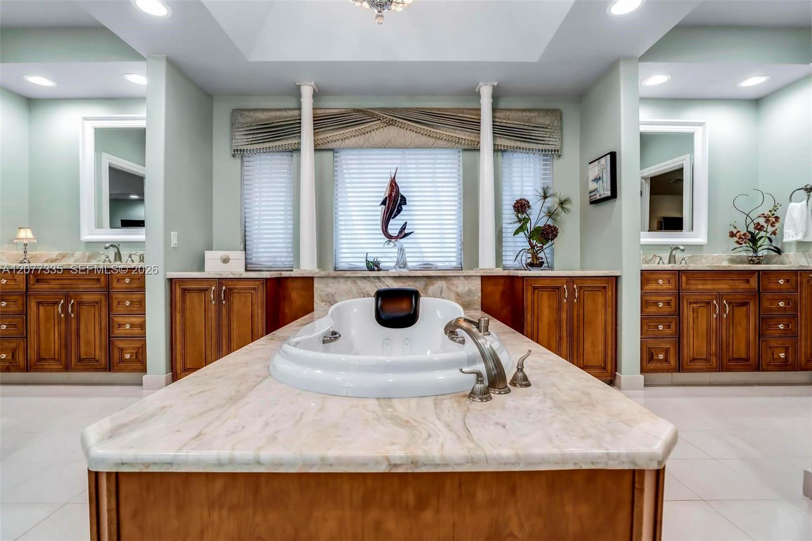 2820 Northeast 44th Street Lighthouse Point, FL 33064 - Photo 38 of 82 Gallery Image 38