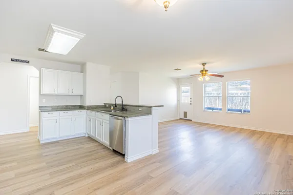 $2,395 | 228 Sophia Circle, Boerne, TX 78006