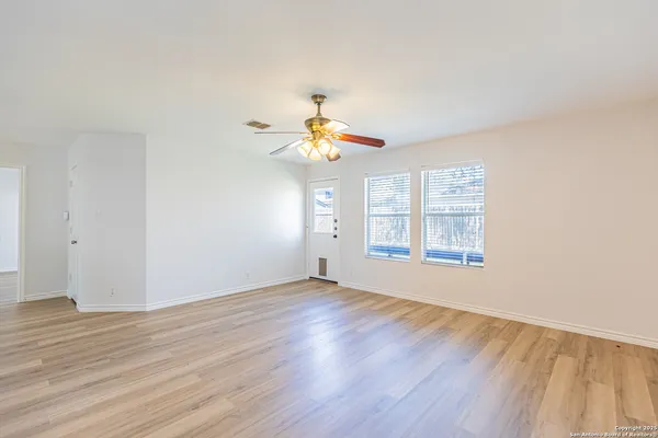 $2,395 | 228 Sophia Circle, Boerne, TX 78006