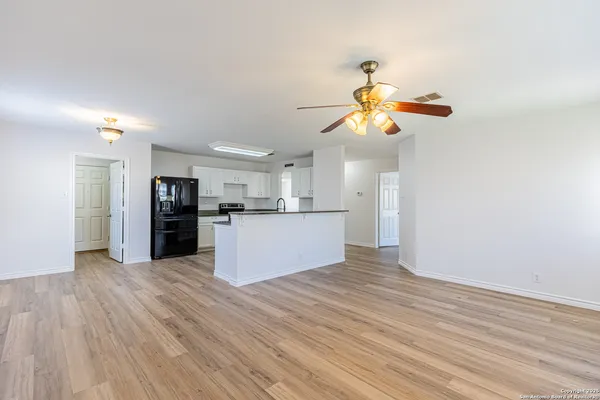 $2,395 | 228 Sophia Circle, Boerne, TX 78006