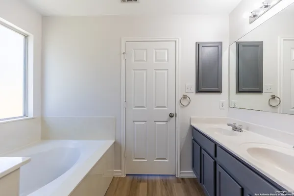 $2,395 | 228 Sophia Circle, Boerne, TX 78006