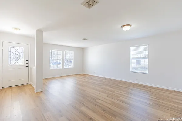 $2,395 | 228 Sophia Circle, Boerne, TX 78006