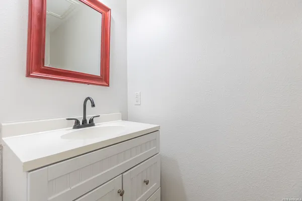 $2,395 | 228 Sophia Circle, Boerne, TX 78006
