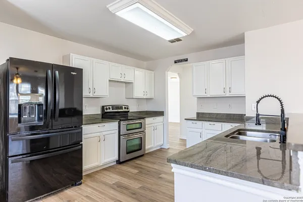 $2,395 | 228 Sophia Circle, Boerne, TX 78006