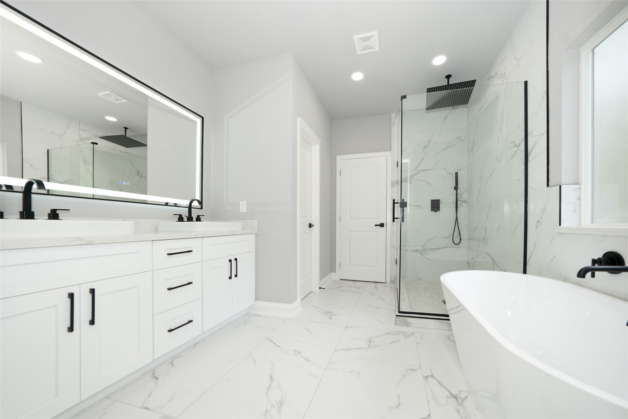 220 North Fairway Loop Coldspring, TX 77331 - Photo 9 of 23 Primary bathroom