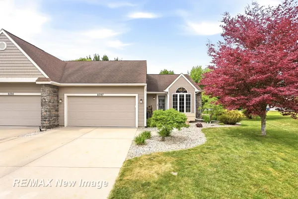 $209,900 | 6097 Foxwood Court, Saginaw, MI 48638
