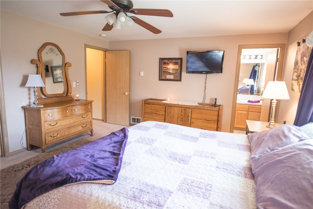 4589 Southeast Horstman Road Port Orchard, WA 98366 - Photo 15 of 24 Gallery Image 15