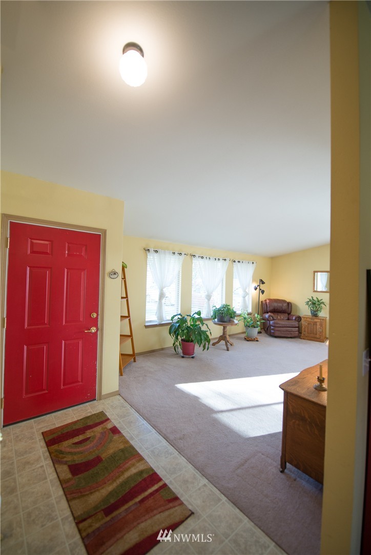 4589 Southeast Horstman Road Port Orchard, WA 98366 - Photo 5 of 24 Gallery Image 5