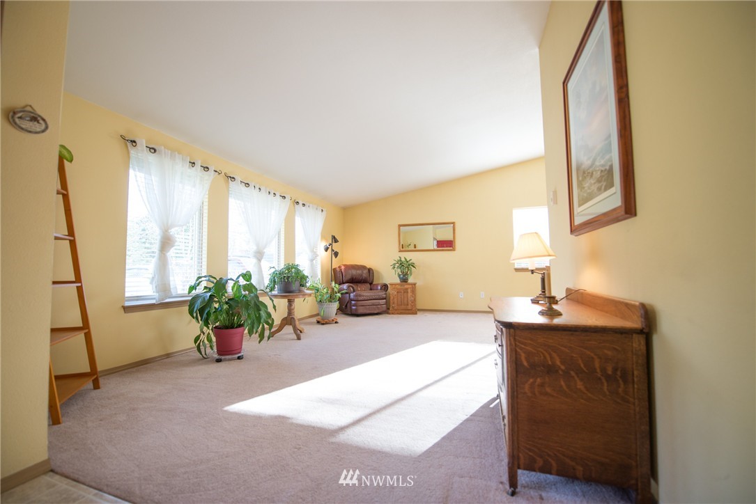 4589 Southeast Horstman Road Port Orchard, WA 98366 - Photo 6 of 24 Gallery Image 6