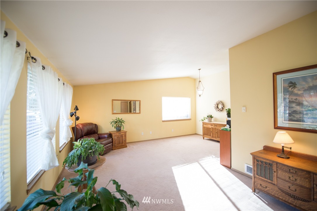 4589 Southeast Horstman Road Port Orchard, WA 98366 - Photo 7 of 24 Gallery Image 7