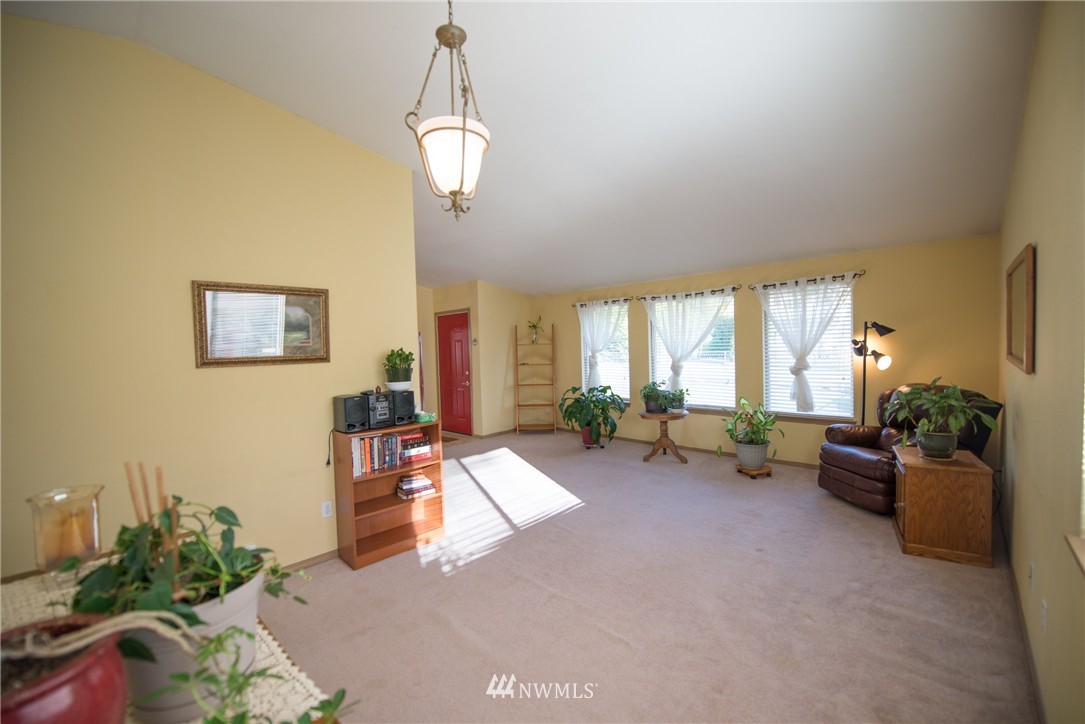 4589 Southeast Horstman Road Port Orchard, WA 98366 - Photo 9 of 24 Gallery Image 9