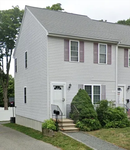 $2,650 | 754 Hood Street, Unit 1, Fall River, MA 02720