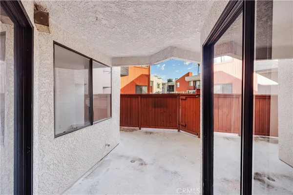 $395,000 | 7211 Cozycroft Avenue, Unit 19, Winnetka, CA 91306