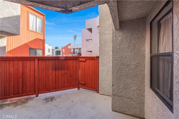 $395,000 | 7211 Cozycroft Avenue, Unit 19, Winnetka, CA 91306