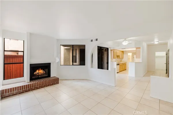 $395,000 | 7211 Cozycroft Avenue, Unit 19, Winnetka, CA 91306