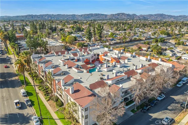 $395,000 | 7211 Cozycroft Avenue, Unit 19, Winnetka, CA 91306