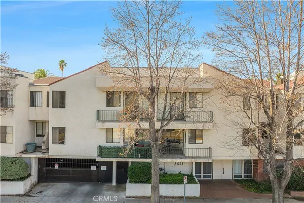 $395,000 | 7211 Cozycroft Avenue, Unit 19, Winnetka, CA 91306